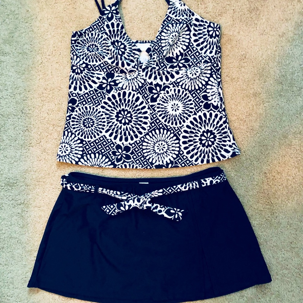 Ocean Dream Collection Navy/Wht 2-piece/skirted Swimsuit, Sz-14 It’s a classic!